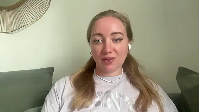 Snapshot of arielsweetieee chatting on 30, 6, 2026 arielsweetieee online show from 30, 6, 2026