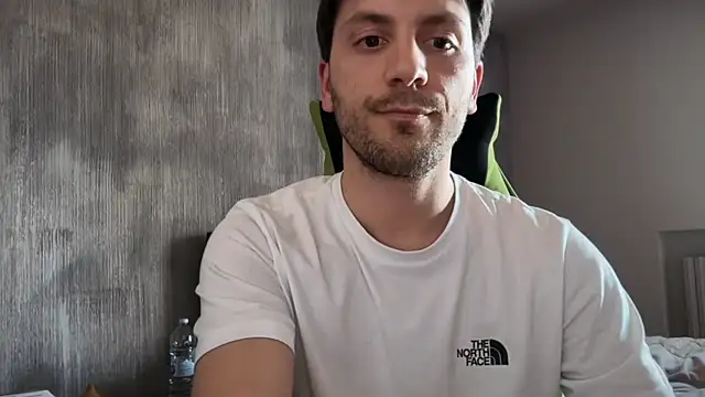 italianass94 online show from 16, 4, 2026