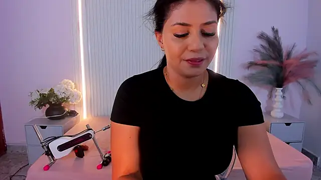 LucyWild8 online show from 18, 6, 2026