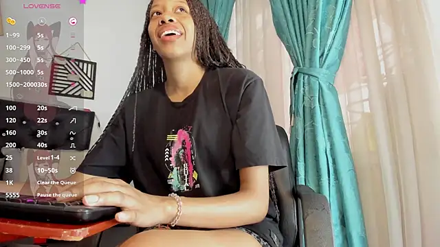 Snapshot of Sweett-Maria chatting on 18, 7, 2026 Sweett-Maria online show from 18, 7, 2026