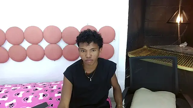 Snapshot of Chris_Hott chatting on 21, 4, 2026 Chris Hott online show from 21, 4, 2026