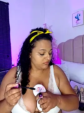 Snapshot of manuboobss chatting on 20, 4, 2026 manuboobss online show from 20, 4, 2026