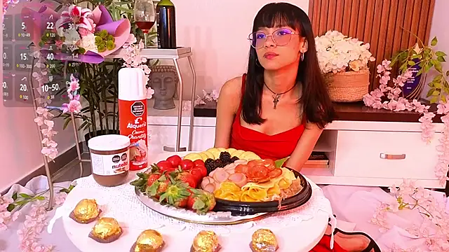 Snapshot of Cherry_Vixen_ chatting on 18, 7, 2026 Cherry Vixen online show from 18, 7, 2026