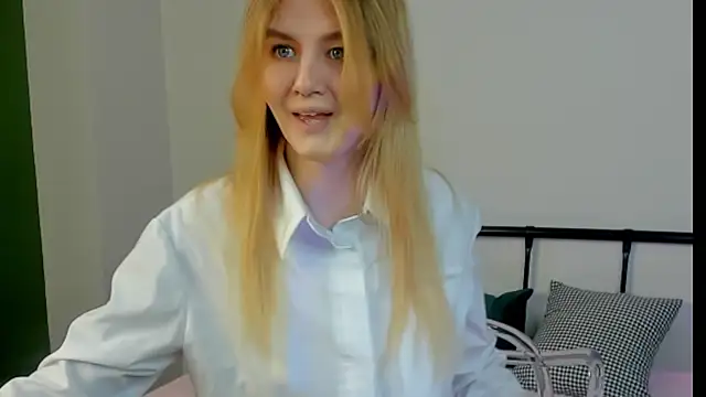 TonyaMeow online show from 18, 4, 2026