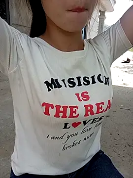 Ngocnga2 online show from 28, 4, 2026