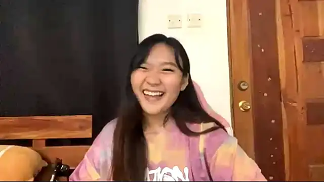 LaurenHenk online show from 20, 4, 2026