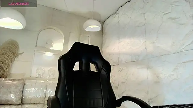 Moon Red r online show from 25, 4, 2026