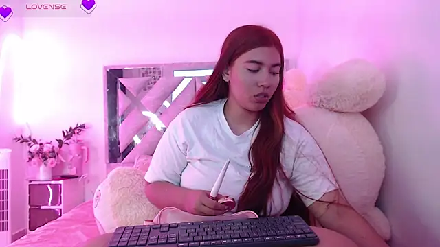 Snapshot of DulceJoness chatting on 7, 6, 2026 DulceJoness online show from 7, 6, 2026