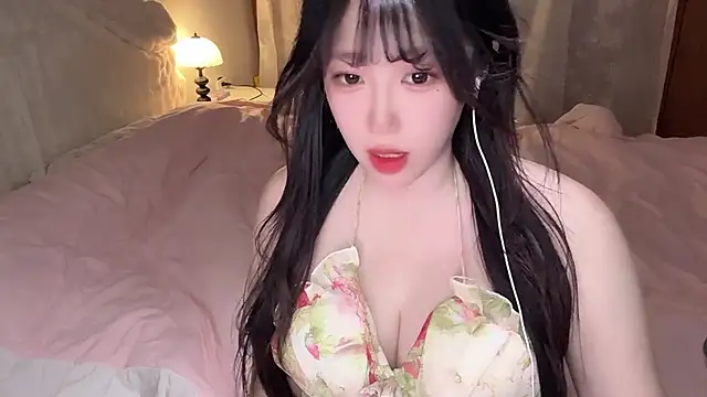 Snapshot of SweetButWildbaby chatting on 24, 5, 2026 SweetButWildbaby online show from 24, 5, 2026
