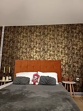 I amVeronicle online show from 28, 5, 2026