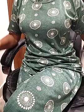 Snapshot of SEEMA_333 chatting on 19, 4, 2026 SEEMA 333 online show from 19, 4, 2026