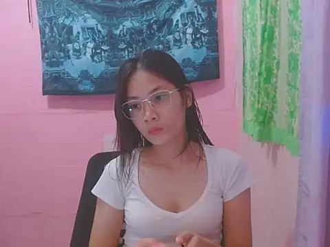 Snapshot of Sweetsexylady19 chatting on 31, 5, 2026 Sweetsexylady19 online show from 31, 5, 2026