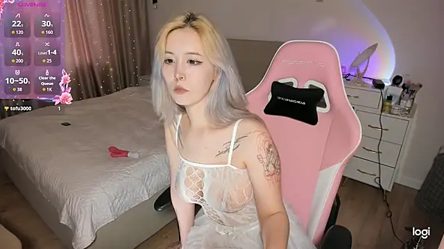 kitsuneari online show from 20, 4, 2026