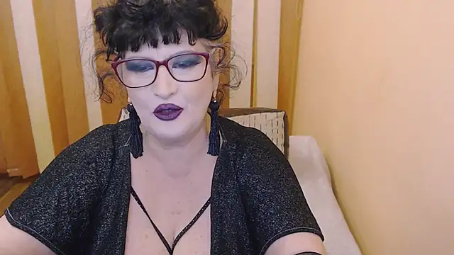 Snapshot of QuuenOfSin chatting on 2, 3, 2025 QuuenOfSin online show from 2, 3, 2025