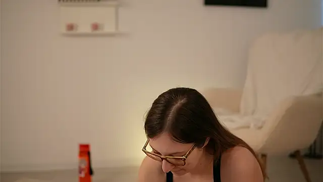 KateQuinn online show from 28, 4, 2026