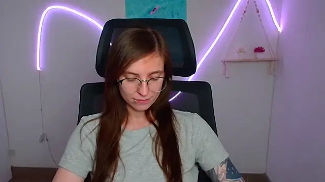 Snapshot of Luna_Tantra chatting on 20, 5, 2026 Luna Tantra online show from 20, 5, 2026