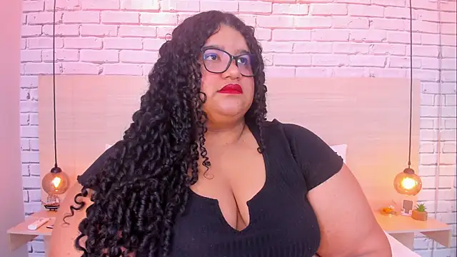 Snapshot of Miley_collinss chatting on 4, 6, 2026 Miley collinss online show from 4, 6, 2026