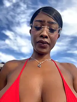 CocoaLuxeXXX online show from 18, 6, 2026