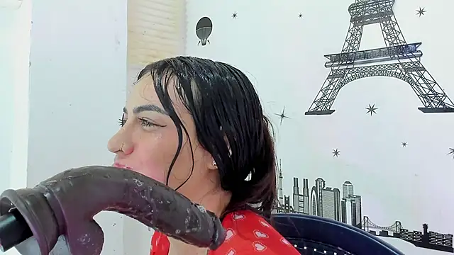 Snapshot of violett_collinss chatting on 5, 7, 2026 violett collinss online show from 5, 7, 2026
