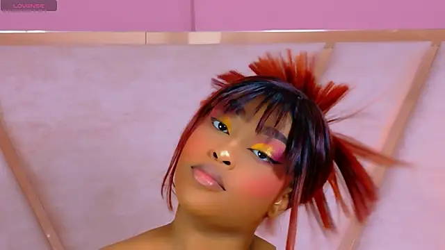 Snapshot of TiannahGlow chatting on 29, 4, 2026 TiannahGlow online show from 29, 4, 2026
