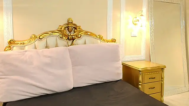PaulineKosh online show from 4, 7, 2026