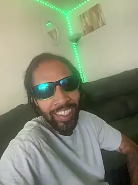 hughhefner10000 online show from 20, 4, 2026