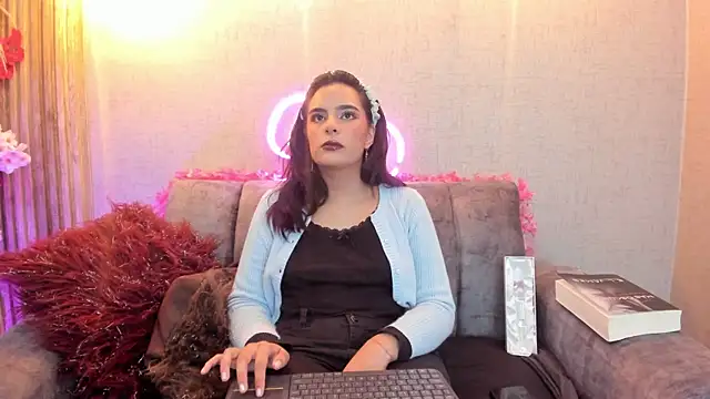 ShantalBr online show from 4, 6, 2026