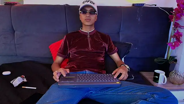 Alan Colthon online show from 21, 5, 2026