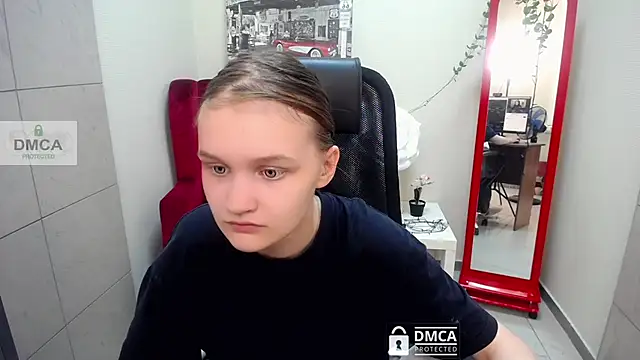  donnaSia  online show from 8, 6, 2026