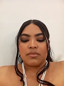 Snapshot of riley_dolly chatting on 4, 5, 2026 riley dolly online show from 4, 5, 2026