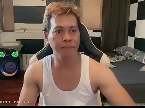 Snapshot of FuckMeeGUYS chatting on 2, 7, 2026 FuckMeeGUYS online show from 2, 7, 2026