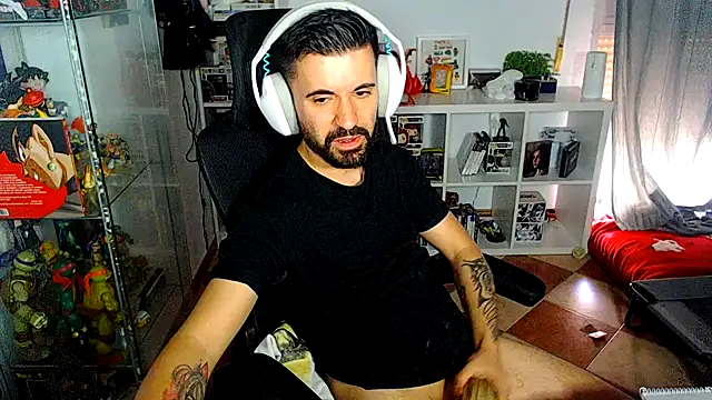 Snapshot of chiquitoconsecreto chatting on 12, 5, 2026 chiquitoconsecreto online show from 12, 5, 2026
