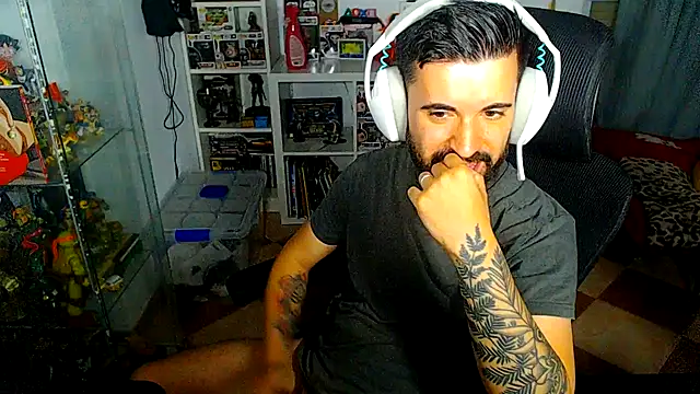 Snapshot of chiquitoconsecreto chatting on 18, 5, 2026 chiquitoconsecreto online show from 18, 5, 2026