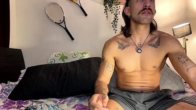 Snapshot of Aaron_wheel chatting on 12, 7, 2026 Aaron wheel online show from 12, 7, 2026