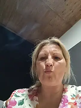 Divineblond online show from 17, 4, 2026