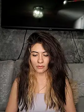 AshleyyHall online show from 21, 7, 2026