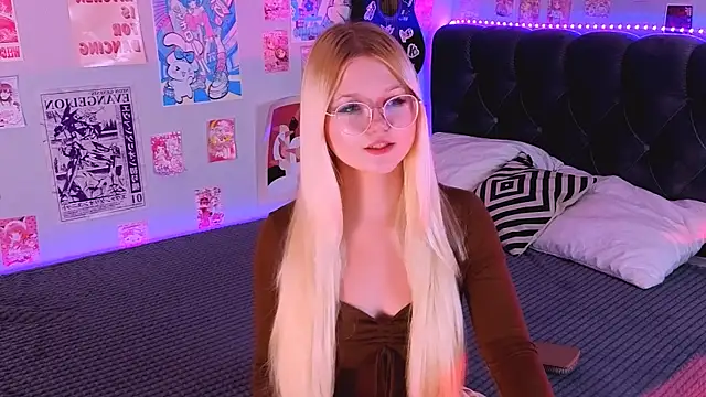LunariaFox online show from 24, 7, 2026