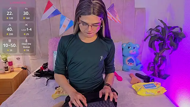 Snapshot of Emily_hall19 chatting on 30, 6, 2026 Emily hall19 online show from 30, 6, 2026