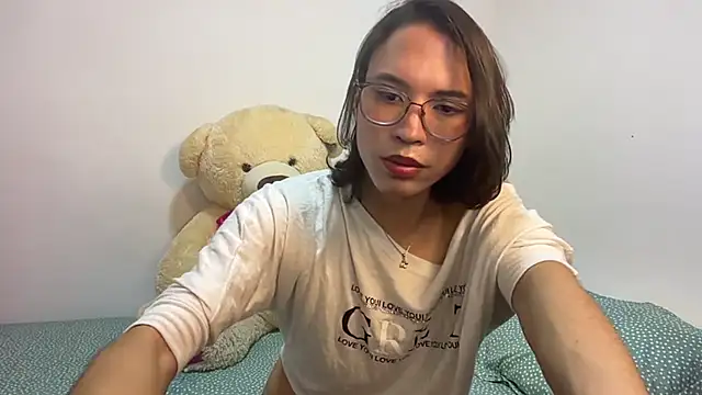 Snapshot of LONDON_ROSE chatting on 26, 6, 2026 LONDON ROSE online show from 26, 6, 2026