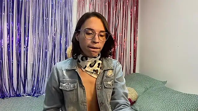 Snapshot of LONDON_ROSE chatting on 6, 7, 2026 LONDON ROSE online show from 6, 7, 2026