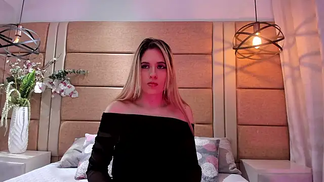 Snapshot of AndreinaOwen chatting on 27, 7, 2026 AndreinaOwen online show from 27, 7, 2026