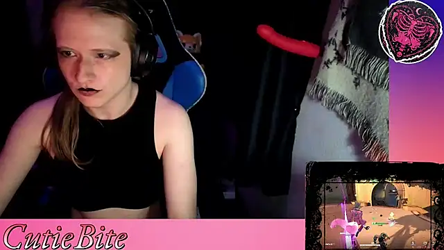 Snapshot of CutieBite chatting on 2, 5, 2026 CutieBite online show from 2, 5, 2026