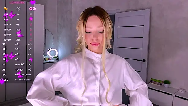 Mooniesiesita online show from 22, 7, 2026
