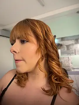 Snapshot of SweettVal_ chatting on 7, 5, 2026 SweettVal online show from 7, 5, 2026