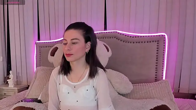 mariana  thompson online show from 3, 6, 2026