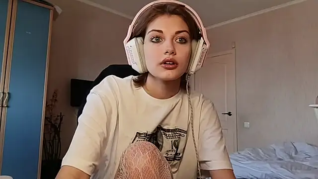 LinaFlamie online show from 25, 4, 2026