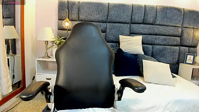 Snapshot of chloe_rhoades chatting on 9, 7, 2026 chloe rhoades online show from 9, 7, 2026
