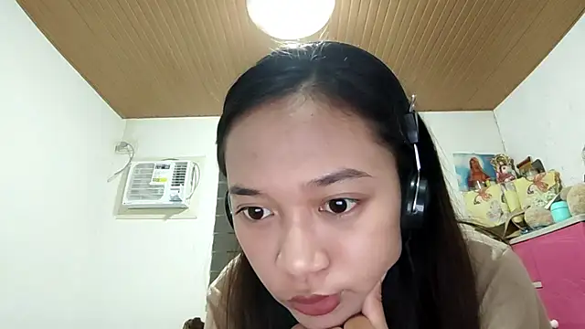 VincenzaHertler online show from 26, 4, 2026