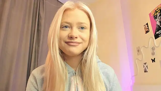 Snapshot of MidnightPoise chatting on 25, 6, 2026 MidnightPoise online show from 25, 6, 2026