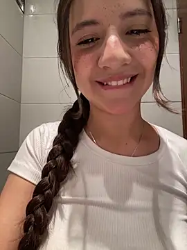 Snapshot of AmyPalacioss chatting on 3, 6, 2026 AmyPalacioss online show from 3, 6, 2026